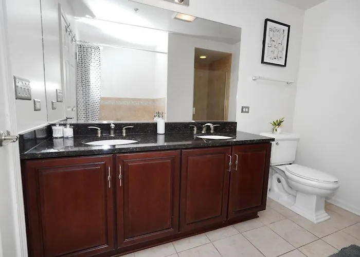 2br Skyline Views - 5 Min Walk To Grant Park