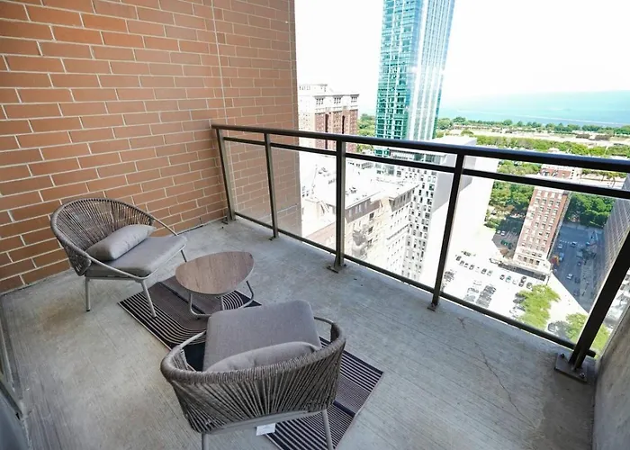 Apartamento 2br Skyline Views - 5 Min Walk To Grant Park *